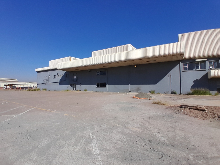 To Let commercial Property for Rent in Zinniaville North West